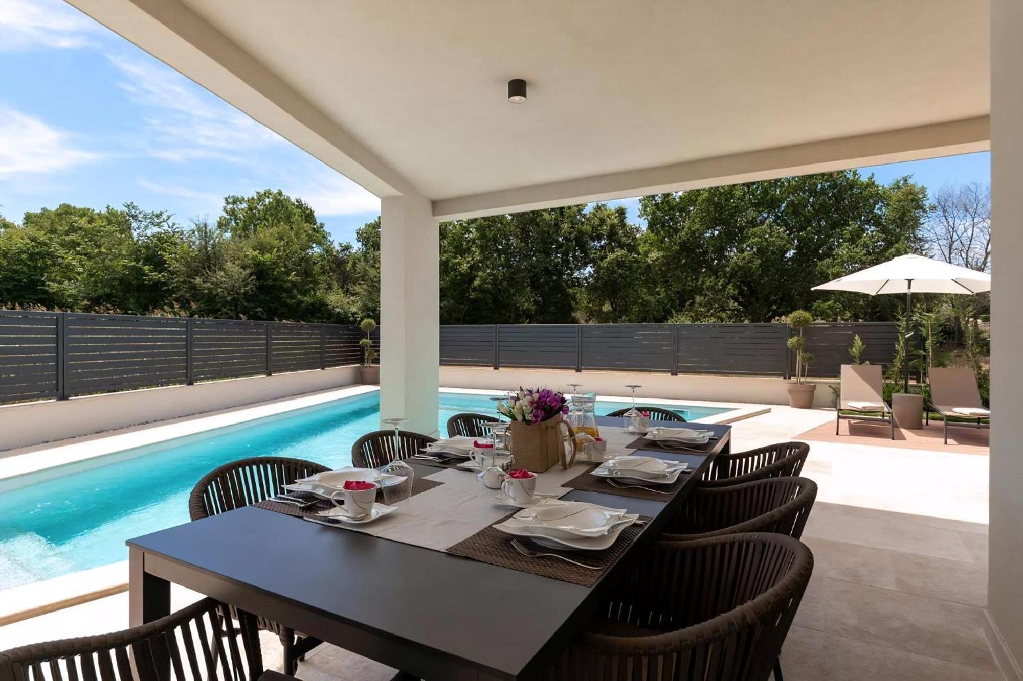 Luxurioese Villa Perla Mit Pool Und Jacuzzi Poreč Dış mekan fotoğraf
