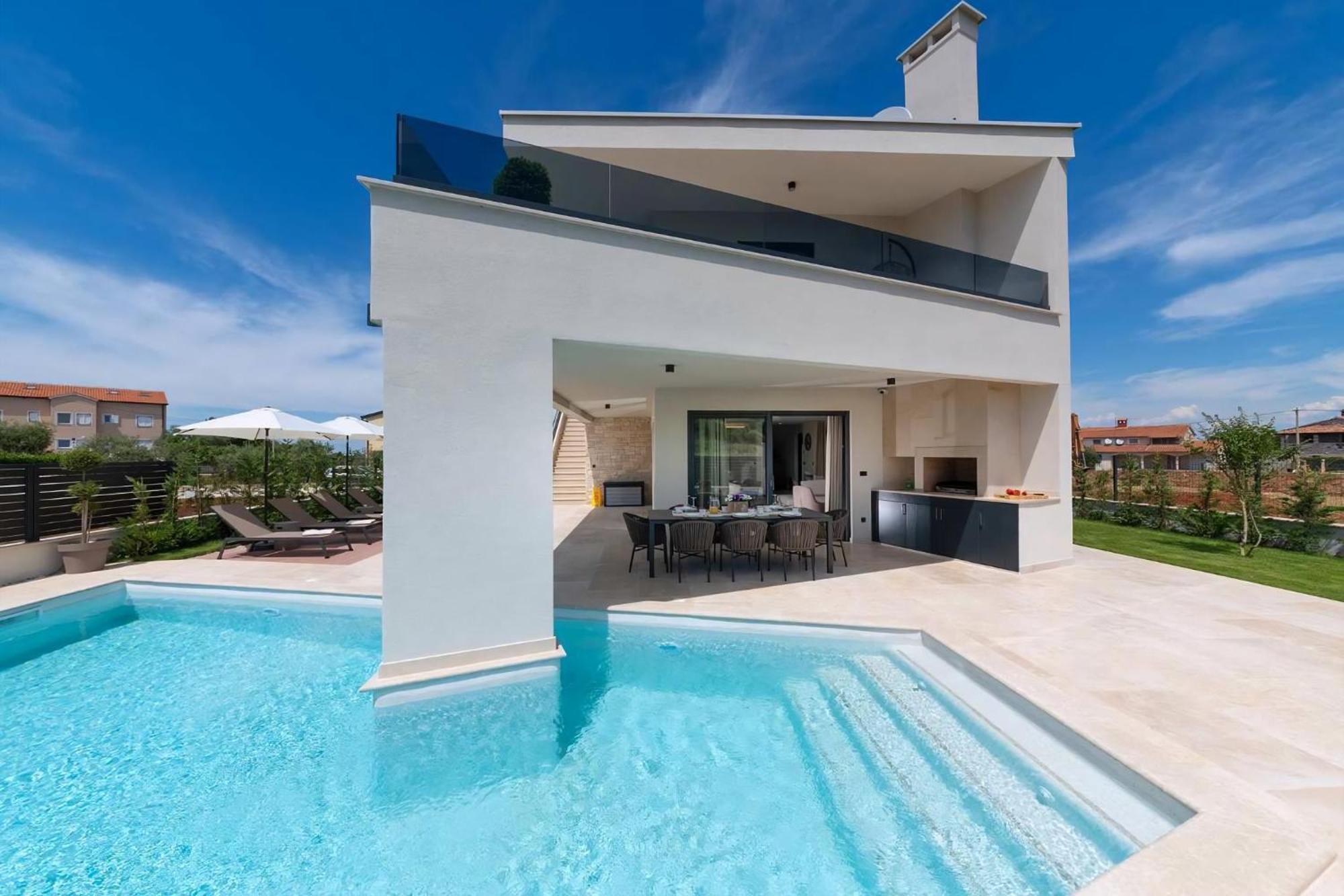 Luxurioese Villa Perla Mit Pool Und Jacuzzi Poreč Dış mekan fotoğraf