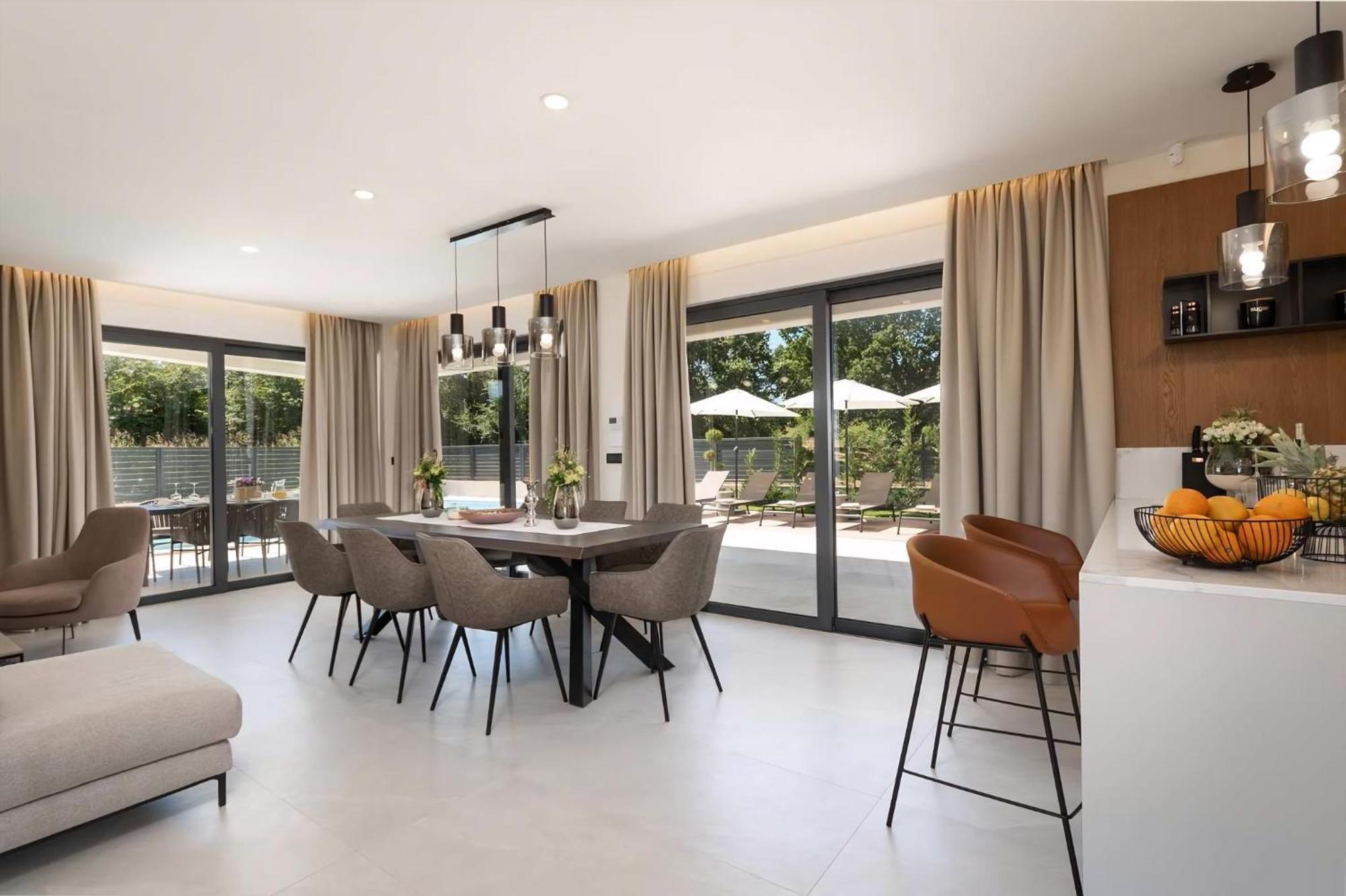 Luxurioese Villa Perla Mit Pool Und Jacuzzi Poreč Dış mekan fotoğraf